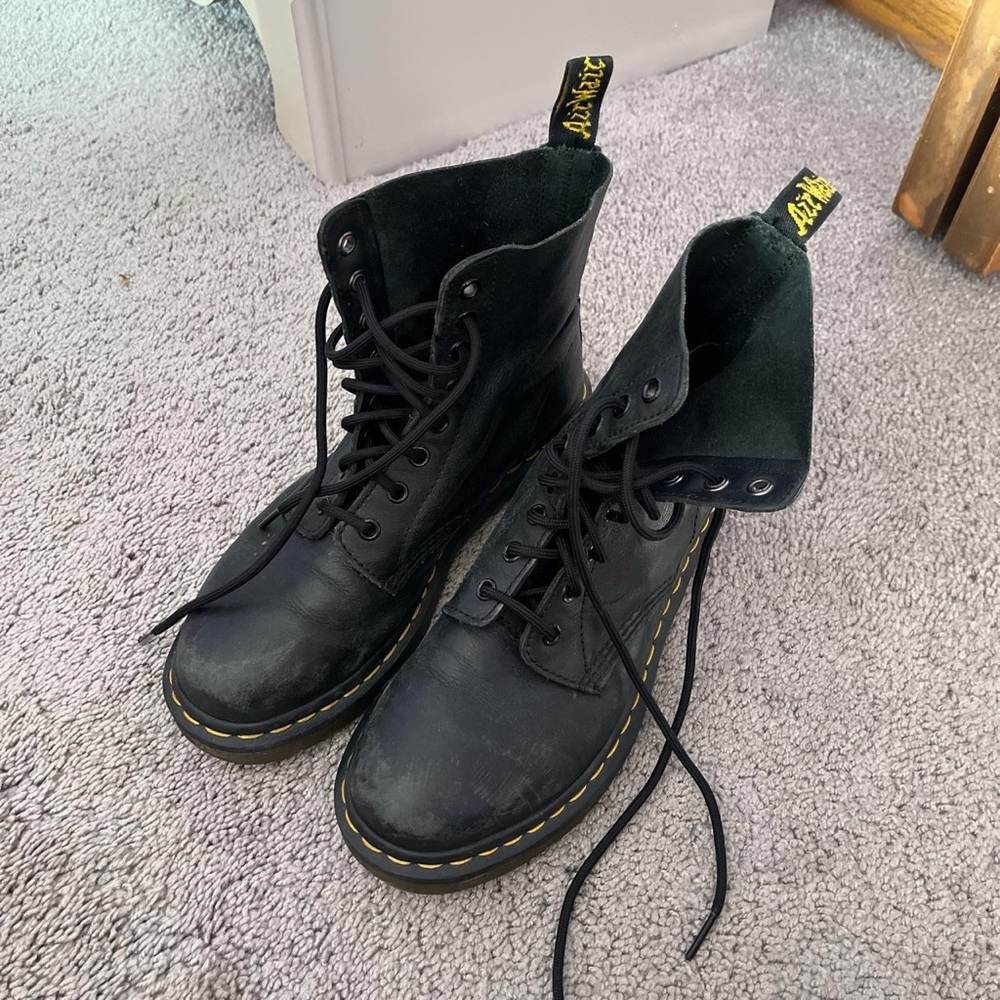 Women’s Dr. Martens size 8
